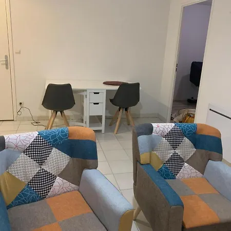 Apartamento Joli Saint-Jean-dʼAngély