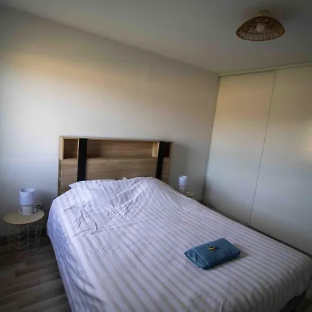 Joli Apartamento Saint-Jean-dʼAngély