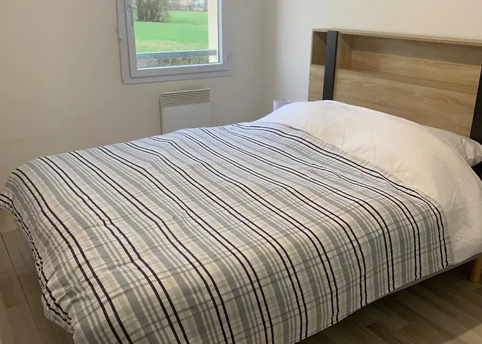 Joli Apartamento Saint-Jean-dʼAngély