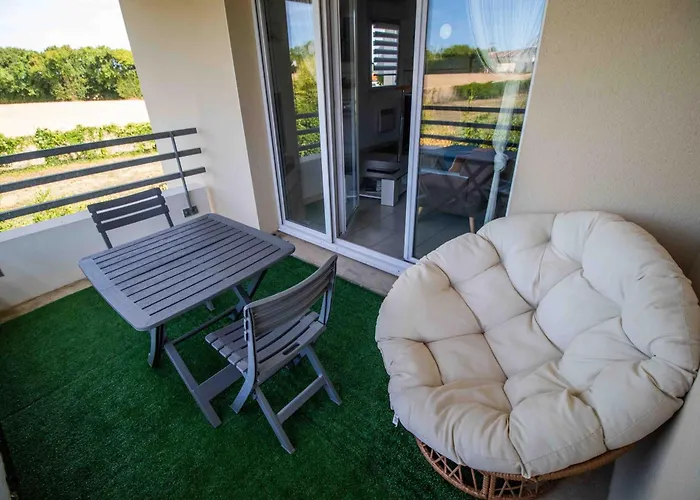 Apartamento Joli Saint-Jean-dʼAngély